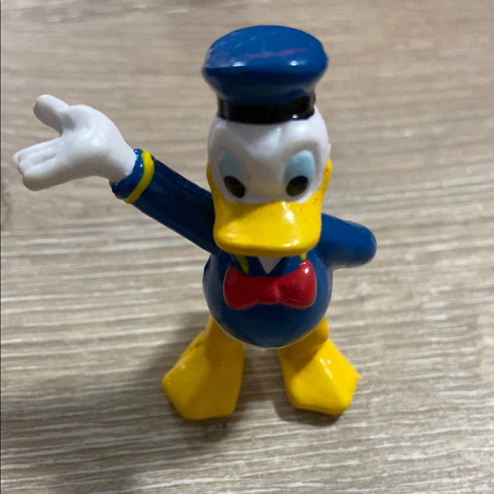 Vintage Disney Donald Duck Waving PVC Figure Cake Topper